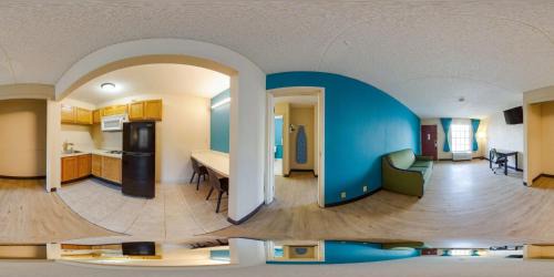 Evansville Hotel | One life studio and suites
