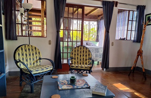 San Pedro La Laguna Cabaña | One minute to lake, fabulous views, well-equipped kitchen, & comfy beds!