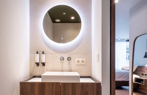 Kunstenkwartier Hotel | One Two Four Hotel & Spa