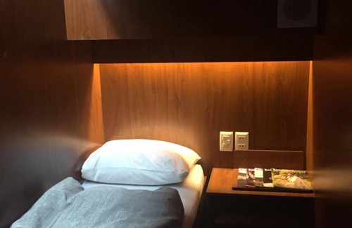 El Alto Hotel | Onkel Inn Airport Sleepbox