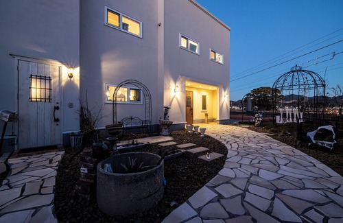 Inuyama Casa | Only one villa per day for one group｜Max 8 people｜10 min. walk from the station 【Antiques Inuyama】A higher grade of accommodation in Nagoya and Gifu.