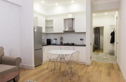 Almaty Apartamento | Opera Apartments Almaty