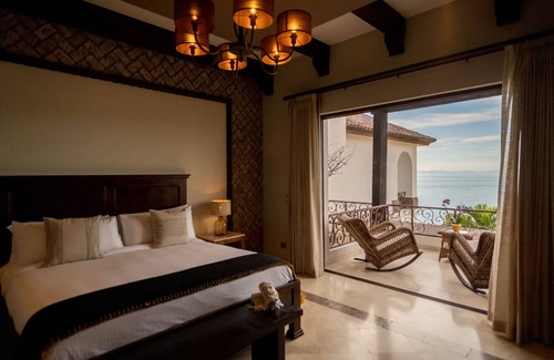 La Paz Hotel | Orchid House Baja & Beach Club