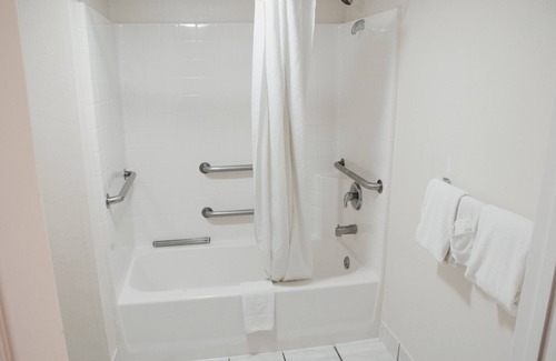 Florida Center Hotel | Super 8 by Wyndham Orlando International Drive