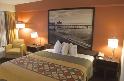 Florida Center Hotel | Super 8 by Wyndham Orlando International Drive