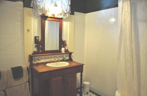 Strahan Casa | Ormiston House