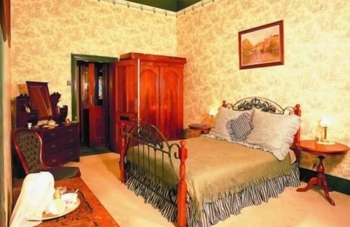 Strahan Casa | Ormiston House