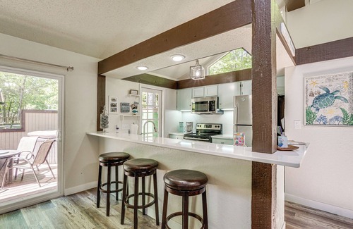 Osage Beach Cabaña | Osage Beach Home w/ Private Hot Tub: Near Lake!