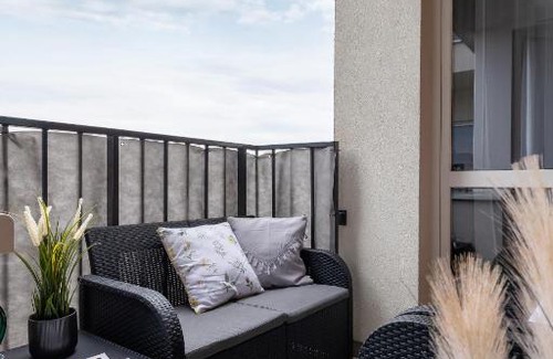 Czyzyny Apartamento | Osiedle Avia Harmonious Apartment with Balcony Cracow by Renters Prestige