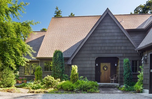 Country Club - North Shore Casa | Oswego Lake Country Club's 9th Fairway An ADU for 31+ days - "The Bentley"