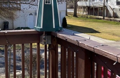 Vermilion Casa | OUR RIVERSIDE RETREAT W/PRIVATE HOT TUB - OPEN YEAR ROUND