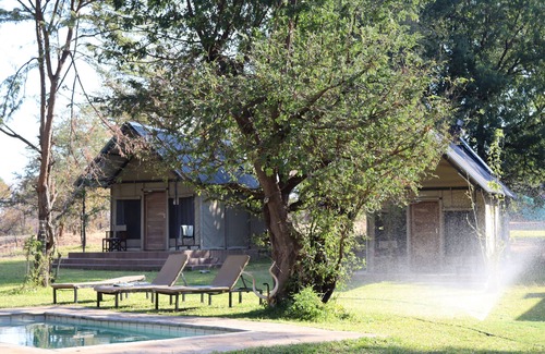 Hurungwe Cabina | Our camp at Mongwe is heaven on earth if you like living with nature.