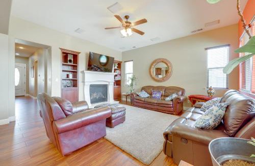Fresno Casa | Outdoor Oasis with Fire Pit Pet-Friendly Fresno Gem