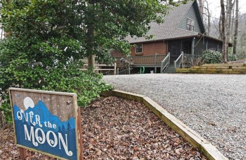 Blairsville Casa | Over The Moon | Blairsville GA