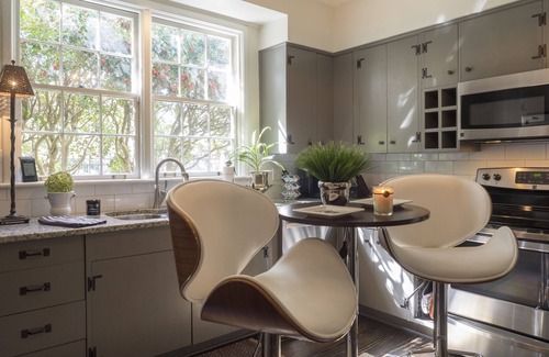 Midtown Casa | Barrio Histórico Casa con vistas al parque Overton. Alojamiento de lujo.