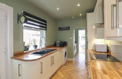 Chesterfield Cabaña | Overton