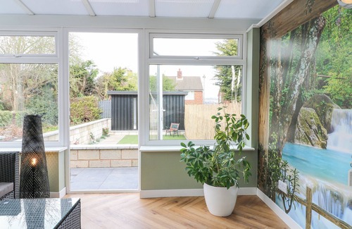 Chesterfield Cabaña | Overton