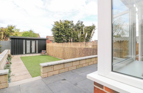 Chesterfield Cabaña | Overton