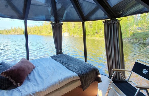 Kivipera Hotel | Overwater Hut Kuusamo