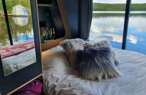 Kivipera Hotel | Overwater Hut Kuusamo