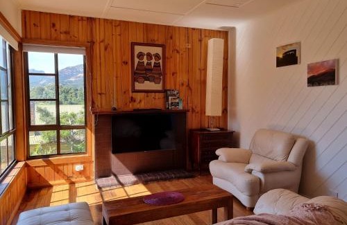 Queenstown Casa | Owen Cottage Queenstown Genuine Comfort and Views