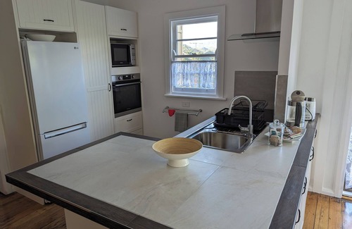 Queenstown Casa | Owen: Spacious very comfy, genuine quality & views, quiet yet close to amenities