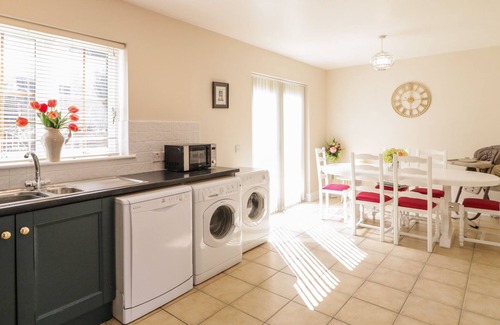 Ardara Cabaña | OWEN TUCKER VIEW HOUSE, pet friendly in Ardara, County Donegal