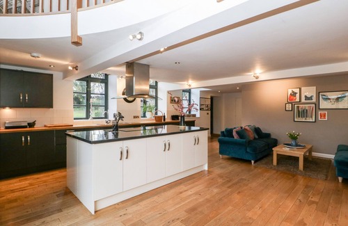 Little Cowarne Cabaña | OWL BARN, family friendly, luxury holiday cottage in Leominster