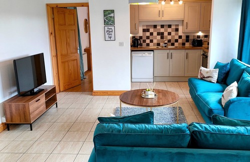 Louth Cabaña | Owl Lodge, Covenham Holiday Lodges