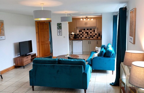 Louth Cabaña | Owl Lodge, Covenham Holiday Lodges