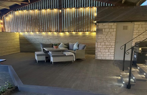 Gloucester Cabaña | Owls Nest Barn - sleeps 9 guests in 4 bedrooms