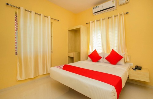 BTM Layout Hotel | OYO 10522 Varcity Emerald
