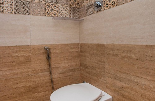 BTM Layout Hotel | OYO 10522 Varcity Emerald