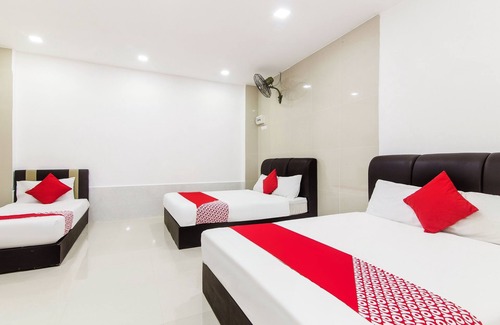 Bandar Baru Salak Tinggi Hotel | OYO 414 Adiff Palace Hotel