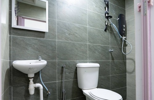 Seremban Hotel | OYO 44093 Vrm Hotel