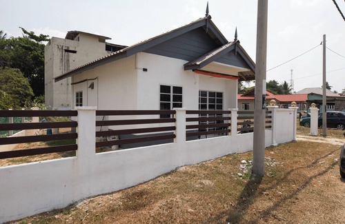 Jambi Casa | OYO 90976 Pantaistay baturakit