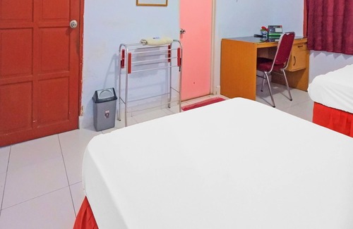 Sulawesi Hotel | OYO 92337 Wisma Arwini Syariah Near Benteng Balangnipa