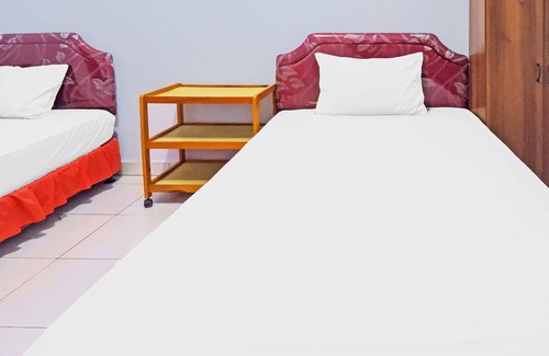 Sulawesi Hotel | OYO 92337 Wisma Arwini Syariah Near Benteng Balangnipa