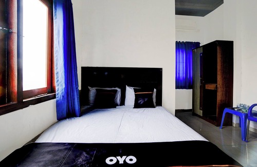 Blitar Hotel | OYO 94818 Sabina House Syariah