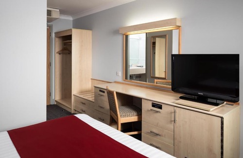 Woodhouse Hotel | OYO Flagship London Finchley