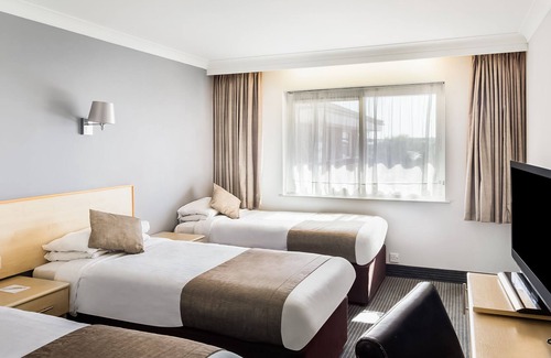 Woodhouse Hotel | OYO Flagship London Finchley