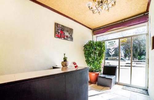 San Luis Potosi Hotel | OYO Hotel Bugambilia, San Luis Potosí