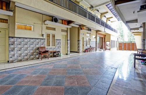 Tuban Sub-District Hotel | OYO Life 92773 Griya Trubus Syariah