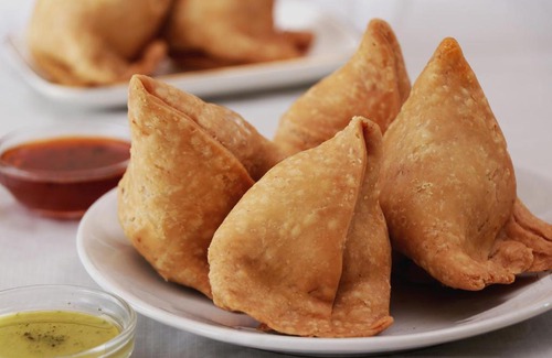 Bassi Hotel | OYO New Lucky Restaurant And Guest House