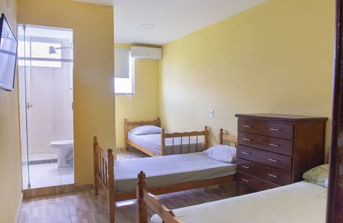 Itaborai Hotel | OYO Pousada Simone