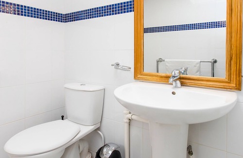 Hythe Hotel | OYO Stade Court Hotel