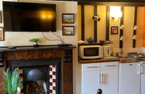 Stockton-on-Tees Hotel | OYO Yarm Cottages