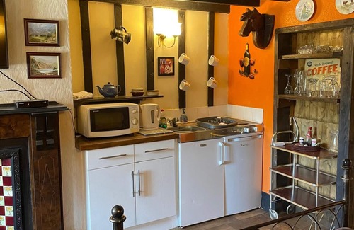 Stockton-on-Tees Hotel | OYO Yarm Cottages