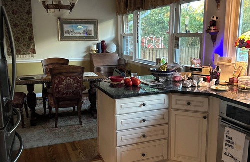 Fort Hunt Casa | Packed with amenities in the home + Metro 3mi, DC 20min, Nat’l Harbor 15min