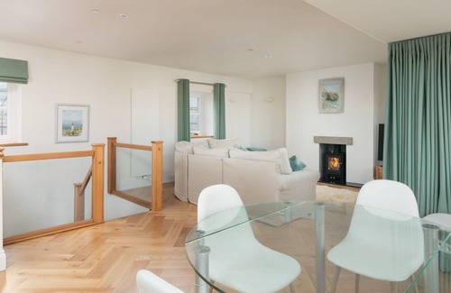 Castletown Cabaña | Packet House - a holiday cottage that sleeps 4 guests in 2 bedrooms